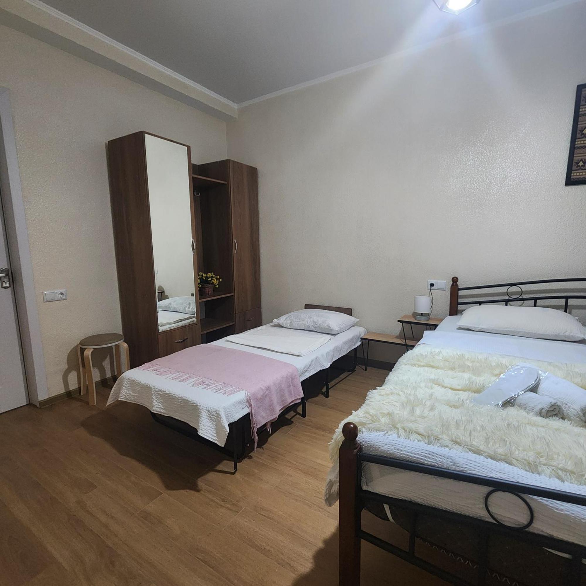 Panorama Family Hotel Telavi Buitenkant foto